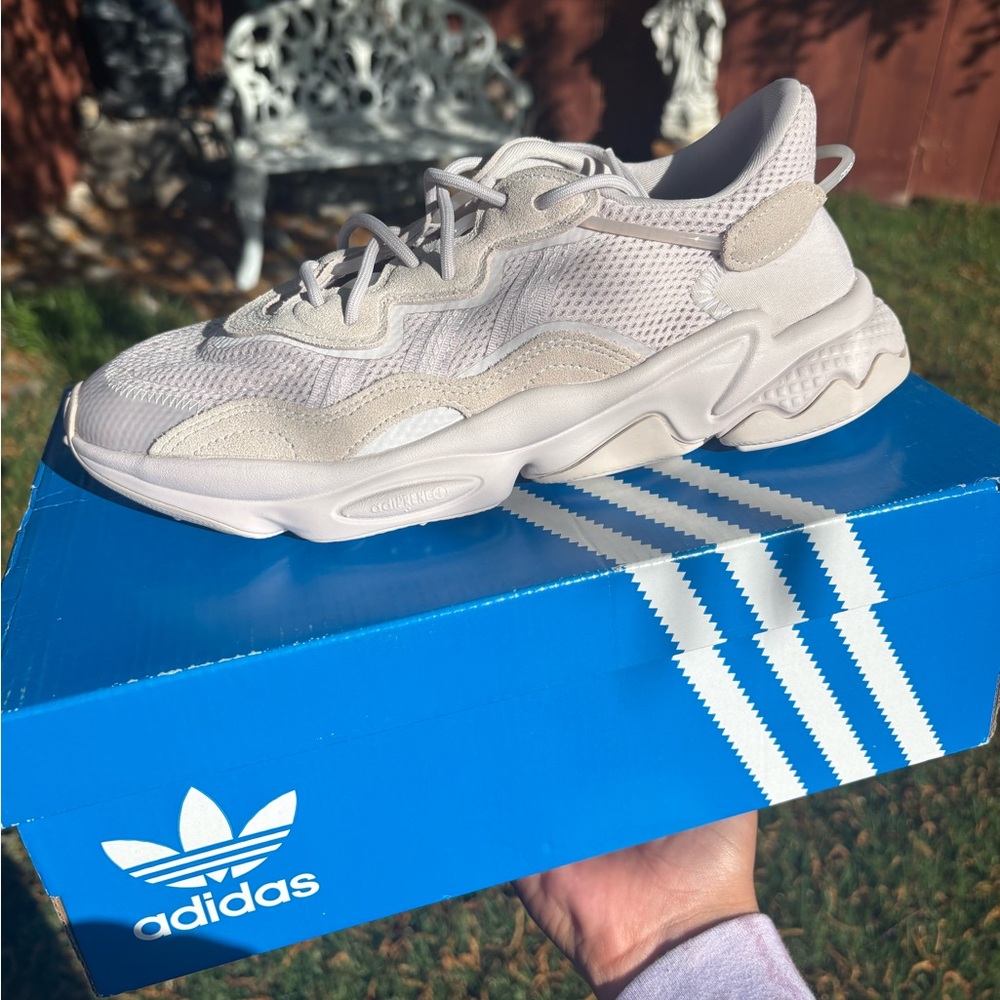 Adidas Womens Ozweego Size 9